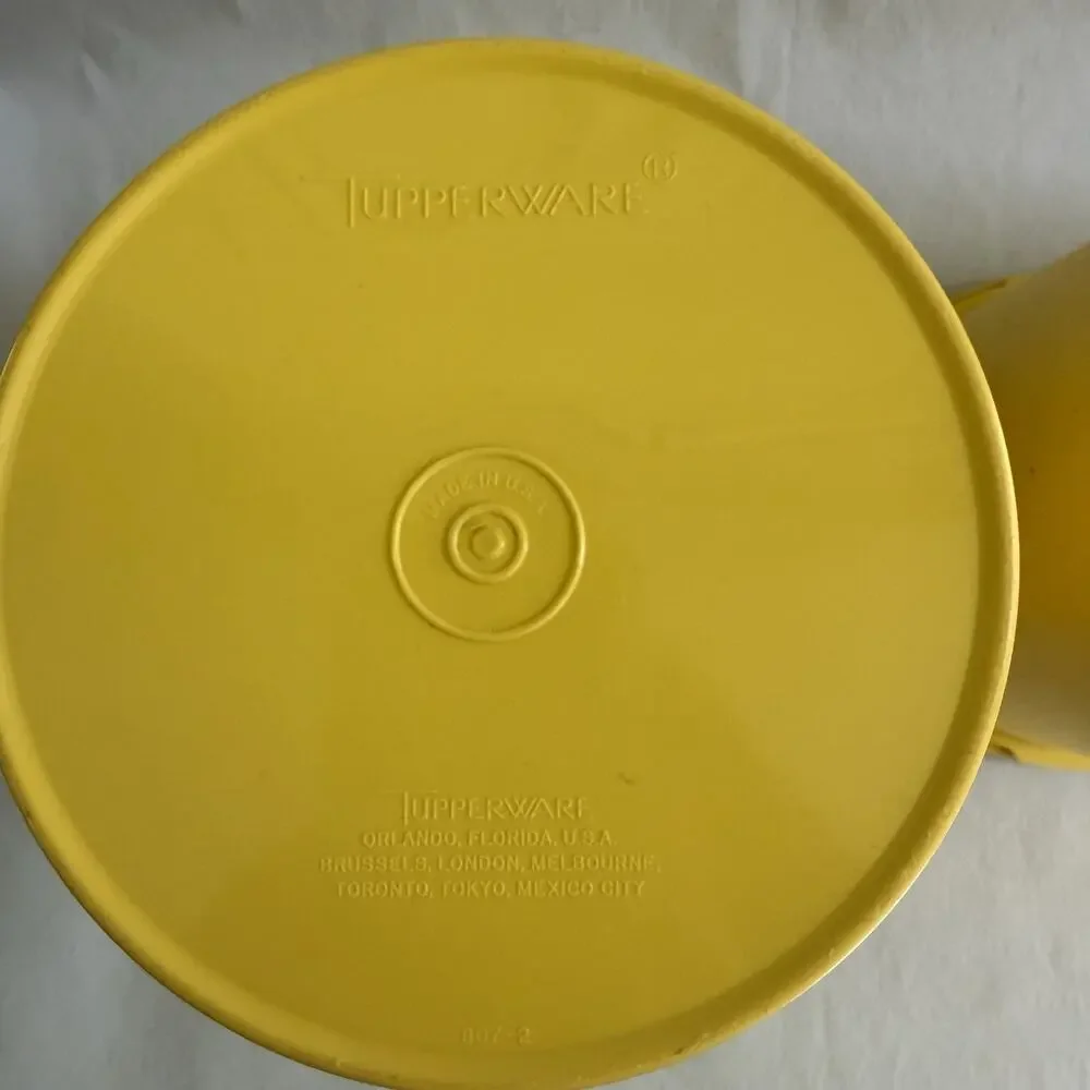 Set of 3 VINTAGE TUPPERWARE CANISTER W/LID SUNSHINE YELLOW NESTING CANISTERS